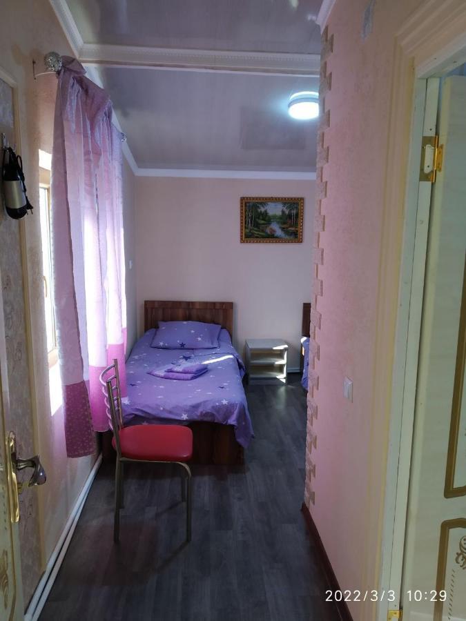 Family Guest House - Friends-J Nukus Exteriér fotografie